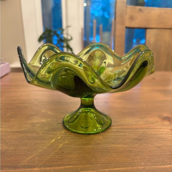 1960s VIKING EPIC  6 PETAL Petal LARGE GREEN GLASS COMPOTE MD CENTURY FOOTED - Picture 2 of 7